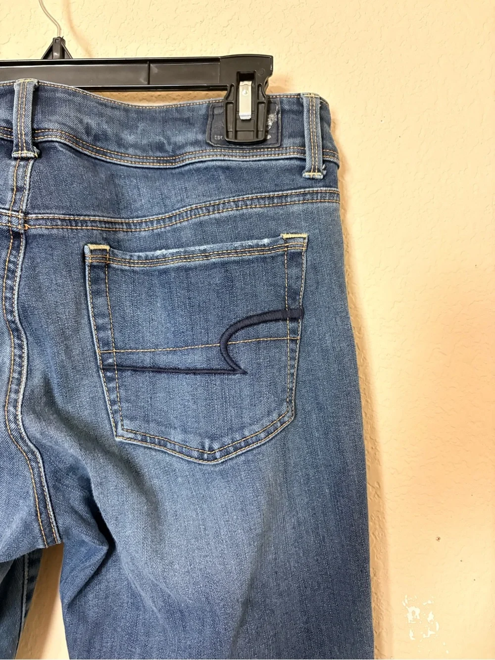 American Eagle Outfitters Kick Boot Medium Wash Mid-Rise Jeans Size 29”